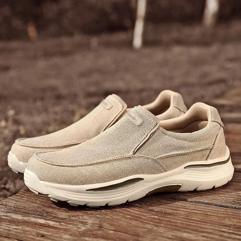 RESISTANT & COMFORTABLE MUST PRO SHOES | Lupi - Image 3